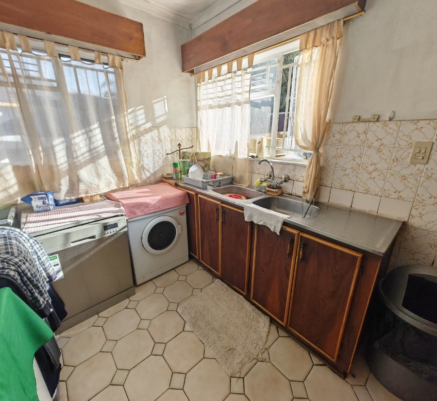 6 Bedroom Property for Sale in Heuwelsig Free State